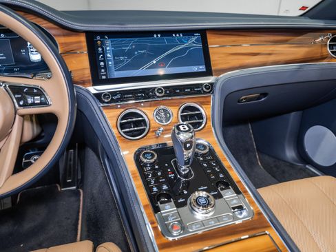 Used 2021 Bentley Continental GT AWD/4WD image 28