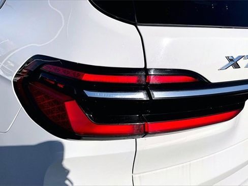 Used 2024 BMW X7 xDrive40i image 23