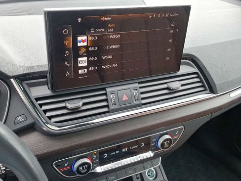 Used 2023 Audi Q5 2.0T Premium w/ Convenience Package image 14