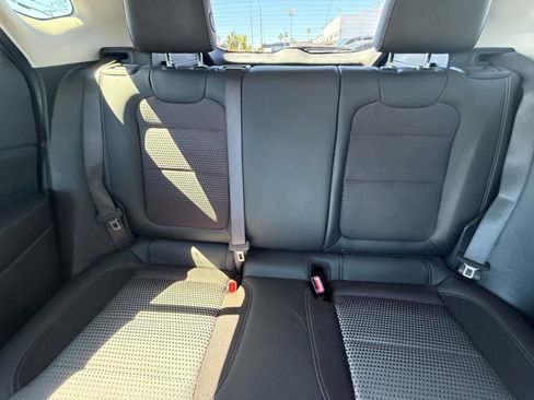 Used 2025 Chevrolet Trax LT image 37