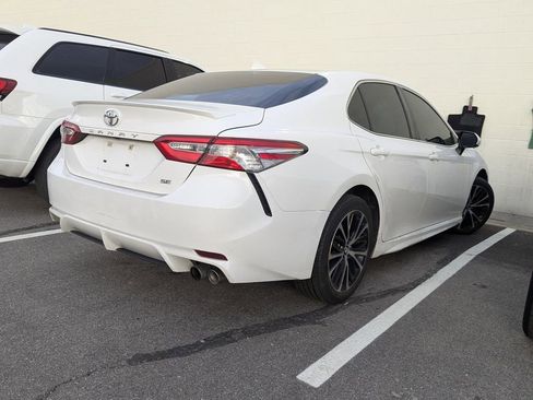 Certified 2020 Toyota Camry SE image 4