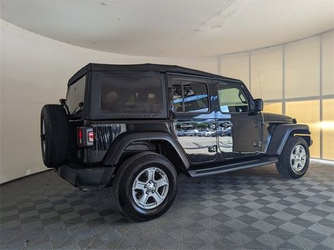 Used 2022 Jeep Wrangler Unlimited Sport image 11