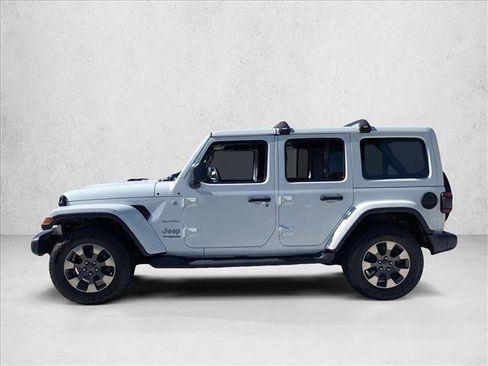Used 2018 Jeep Wrangler Unlimited Sahara AWD/4WD image 8
