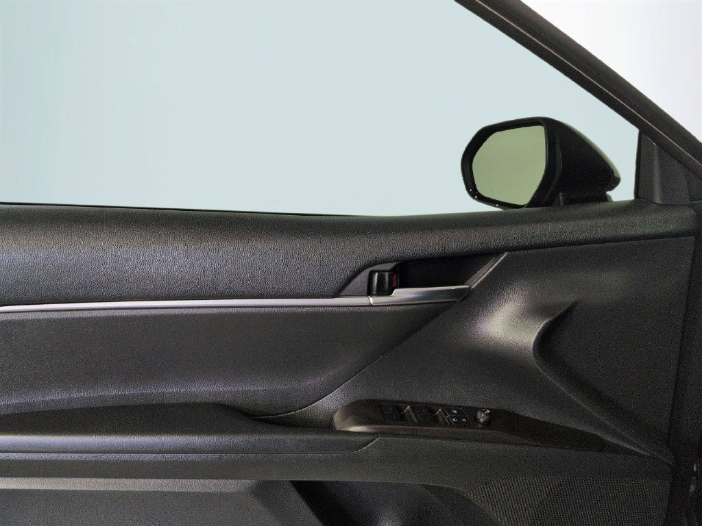 Used 2022 Toyota Camry SE FWD image 25