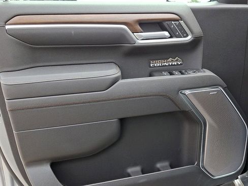 New 2026 Chevrolet Silverado 1500 High Country w/ High Country Premium Package AWD/4WD image 9
