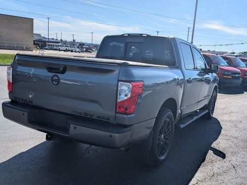 Used 2018 Nissan Titan SV w/ SV Convenience Package image 7