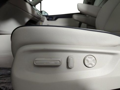 New 2026 Honda Odyssey Touring image 15