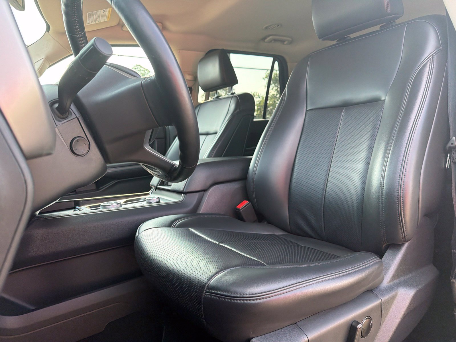 Used 2024 Ford Expedition XLT AWD/4WD image 8