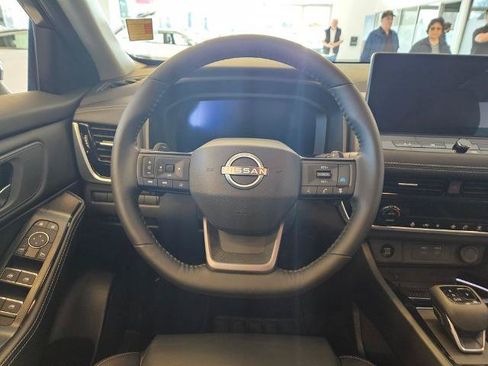 Certified 2025 Nissan Rogue SL AWD/4WD image 17