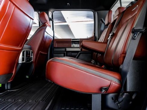 Used 2022 Ford F450 Platinum w/ FX4 Off-Road Package image 38