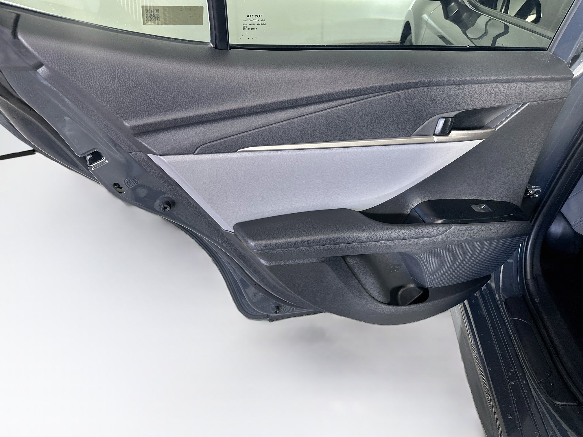 Used 2025 Toyota Camry SE FWD image 27