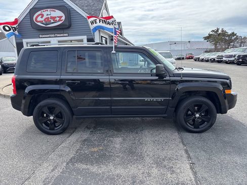 Used 2017 Jeep Patriot High Altitude image 12