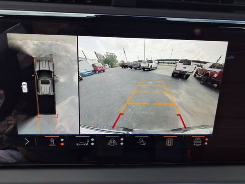Used 2024 GMC Sierra 3500 Denali Ultimate AWD/4WD image 29
