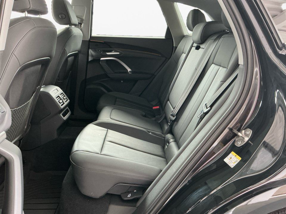 Certified 2025 Audi Q5 Premium w/ Convenience Package AWD/4WD image 16