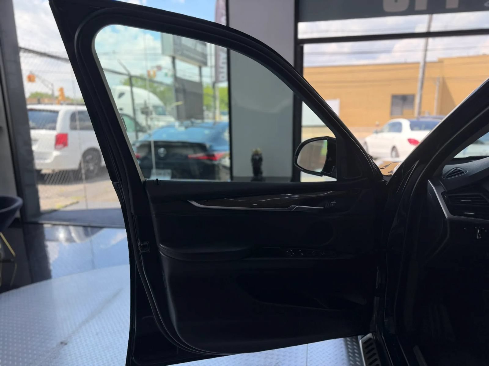 Used 2015 BMW X5 xDrive35i AWD/4WD image 4