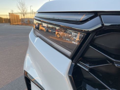 Used 2025 Honda Pilot Black Edition image 15