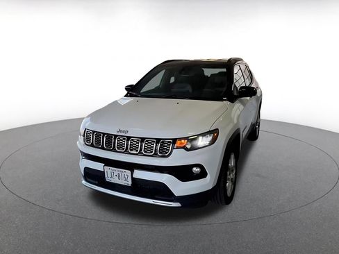 Used 2025 Jeep Compass Limited AWD/4WD image 7