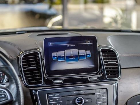 Used 2018 Mercedes-Benz GLS 550 4MATIC w/ Offroad Package image 31