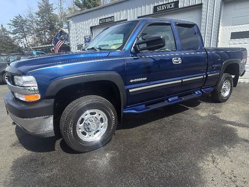 Used 2002 Chevrolet Silverado 2500 LS w/ Electrical Convenience Pkg AWD/4WD image 1
