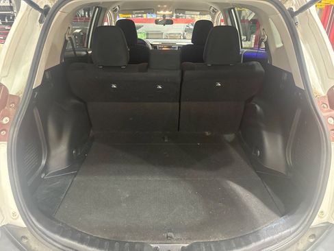 Used 2015 Toyota RAV4 LE FWD image 8