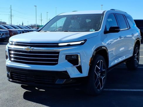New 2026 Chevrolet Traverse High Country w/ LPO, Floor Liner Package FWD image 26