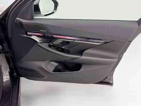 Used 2026 BMW i5 eDrive40 w/ Premium Package RWD image 24