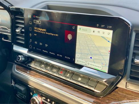 Used 2025 GMC Sierra 1500 Elevation image 43