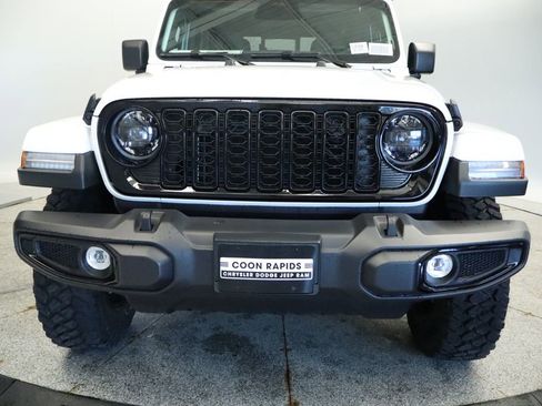 New 2026 Jeep Gladiator Sport AWD/4WD image 11