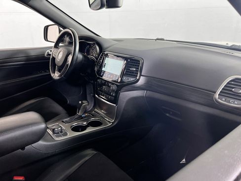 Used 2022 Jeep Grand Cherokee Laredo X image 27