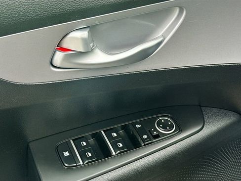 Certified 2023 Kia Forte LXS image 15