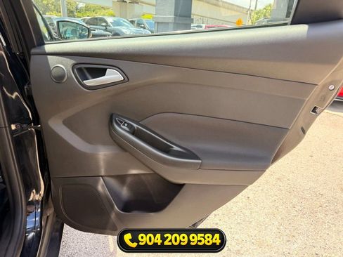 Used 2017 Ford Focus Titanium FWD image 31