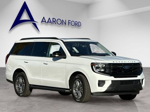 New 2025 Ford Expedition Active image 7