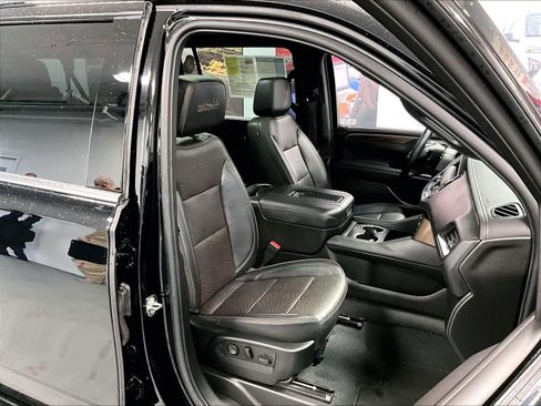Certified 2023 Chevrolet Suburban High Country image 11
