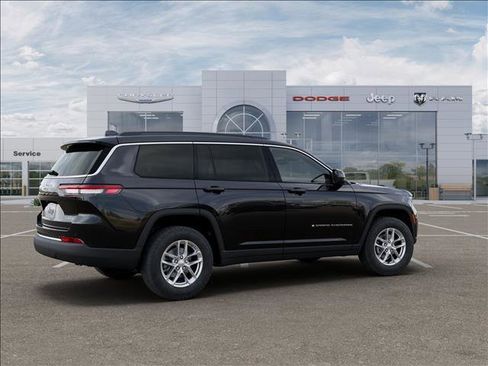 New 2026 Jeep Grand Cherokee L Laredo image 4