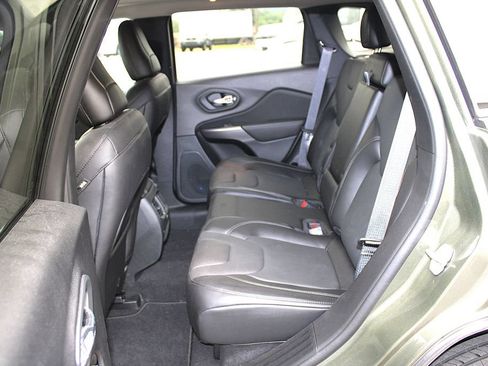 Certified 2021 Jeep Cherokee Latitude Lux w/ Sun & Sound Group AWD/4WD image 7