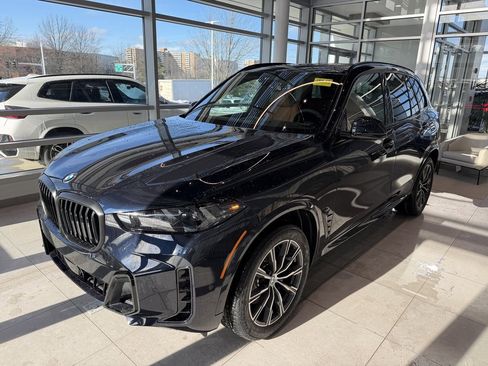 New 2026 BMW X5 xDrive40i w/ M Sport Package image 3