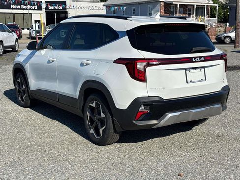Used 2024 Kia Seltos EX AWD/4WD image 7