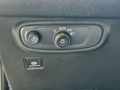 Used 2020 GMC Terrain SLE w/ Driver Convenience Package AWD/4WD image 12