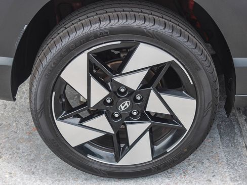 Used 2024 Hyundai Kona Limited AWD/4WD image 12