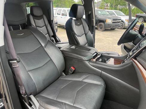 Used 2017 Cadillac Escalade Premium Luxury AWD/4WD image 24