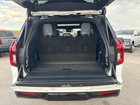 Used 2025 Ford Expedition Tremor AWD/4WD image 18