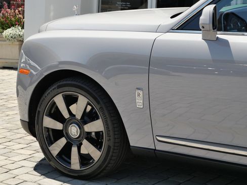 Certified 2024 Rolls-Royce Cullinan AWD/4WD image 13