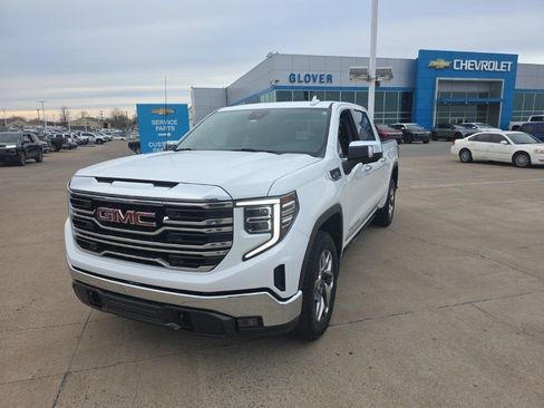 Used 2022 GMC Sierra 1500 SLT w/ SLT Convenience Package image 1