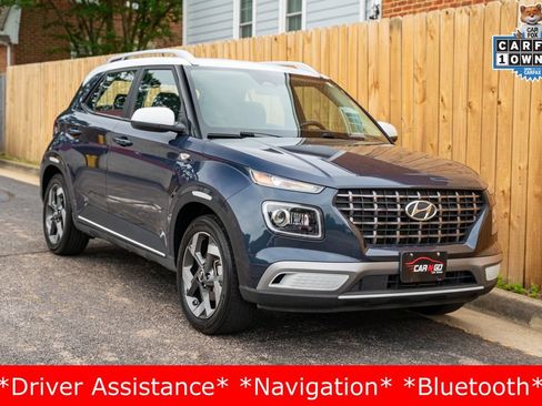 Used 2024 Hyundai Venue Limited FWD image 3