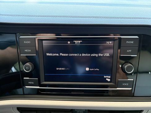 Certified 2024 Volkswagen Jetta SE image 13