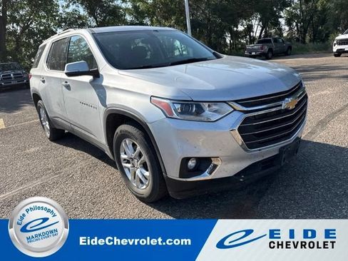 Used 2020 Chevrolet Traverse LT w/ LPO, Floor Liner Package AWD/4WD image 1