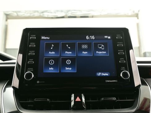 Used 2021 Toyota Corolla LE image 17