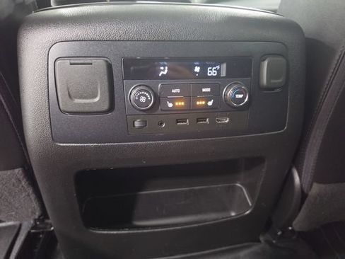 Used 2020 GMC Yukon XL Denali w/ Denali Ultimate Package AWD/4WD image 24