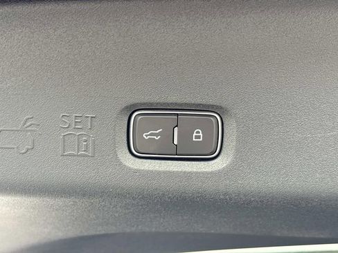 New 2026 Lincoln Navigator L Reserve AWD/4WD image 13