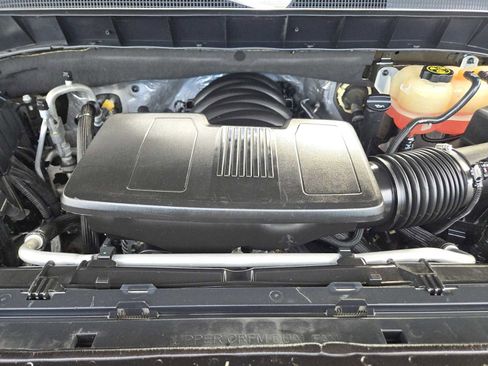 Used 2019 Chevrolet Silverado 1500 High Country w/ Technology Package image 31